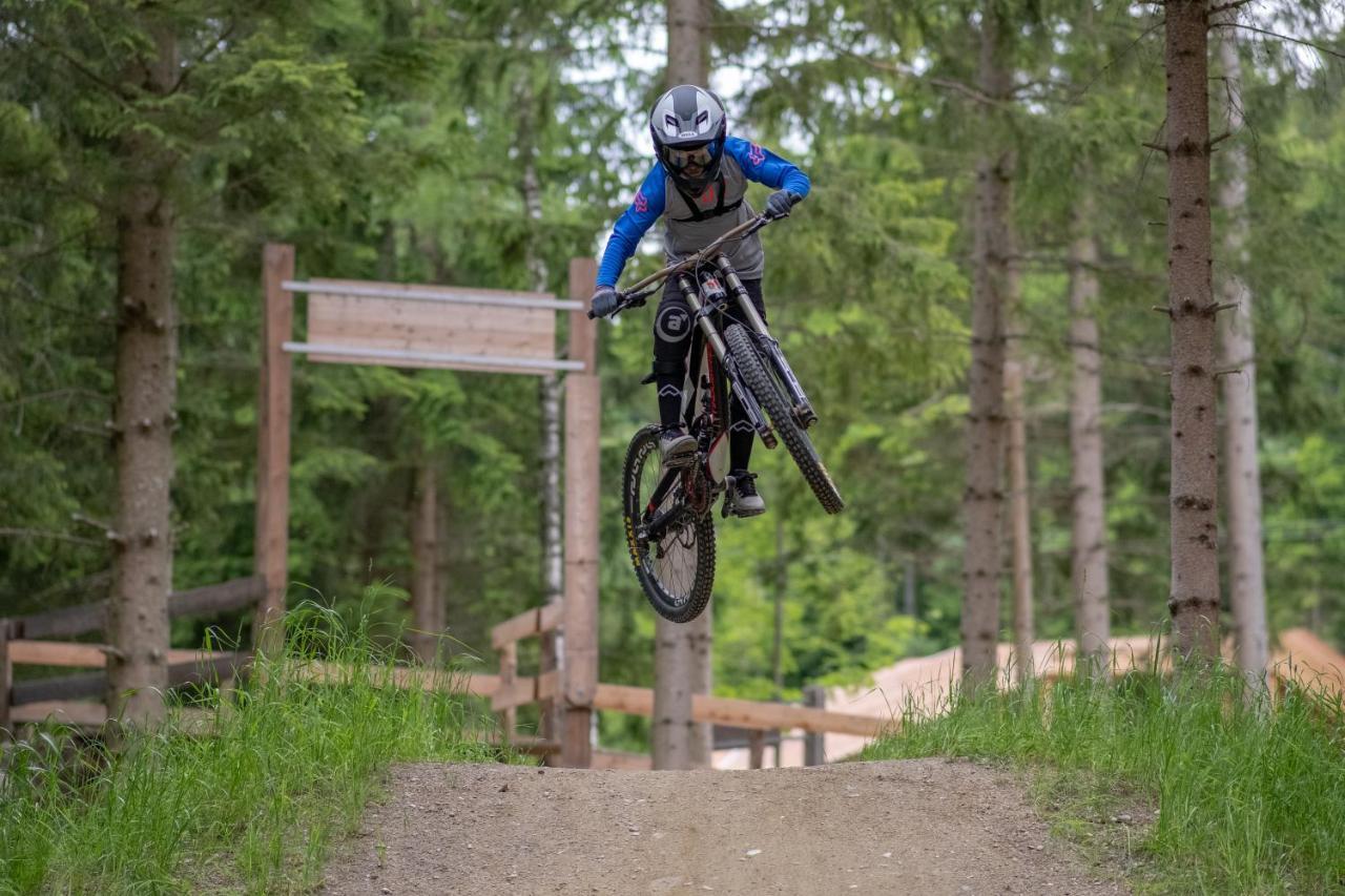 Weixl Schi&Bike Appartements-Bike In&Bike Out Neben Wexl Trails Bikepark St. Corona am Wechsel Exterior foto